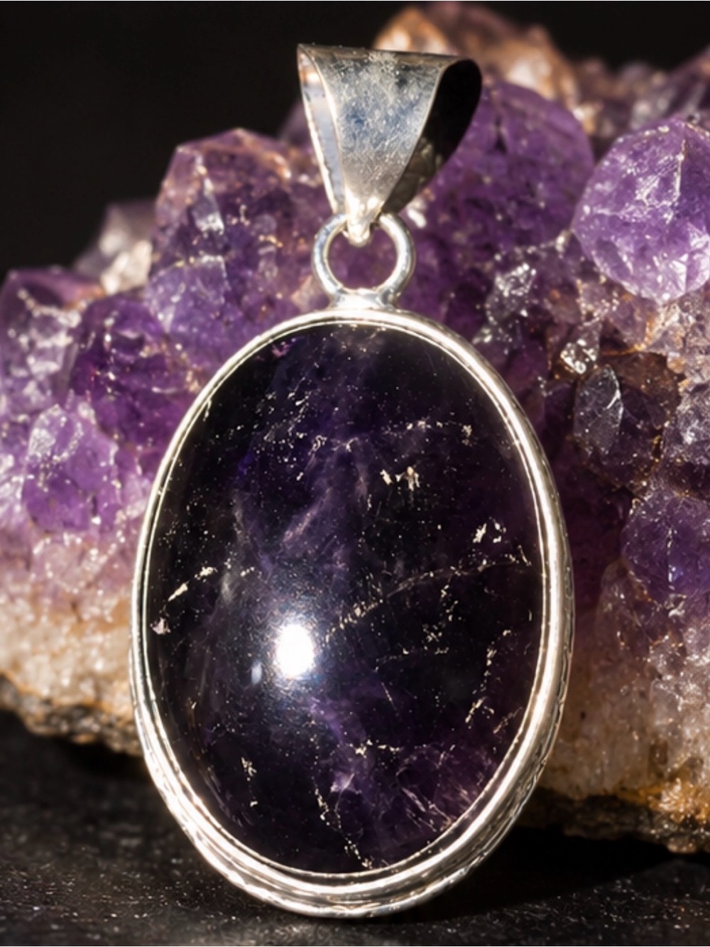 925 Sterling Silver plated Deep Purple Oval Pendant Necklace